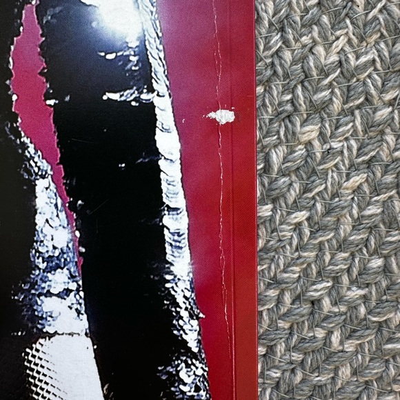 Taylor Swift reputation official tour book - Picture 4 of 4